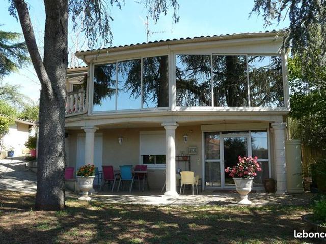 Maison 8 pièces 210 m²