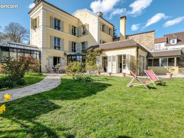 Maison 8 pièces 210 m²
