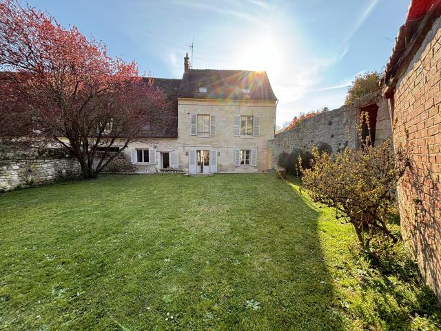 Maison 8 pièces 210 m²