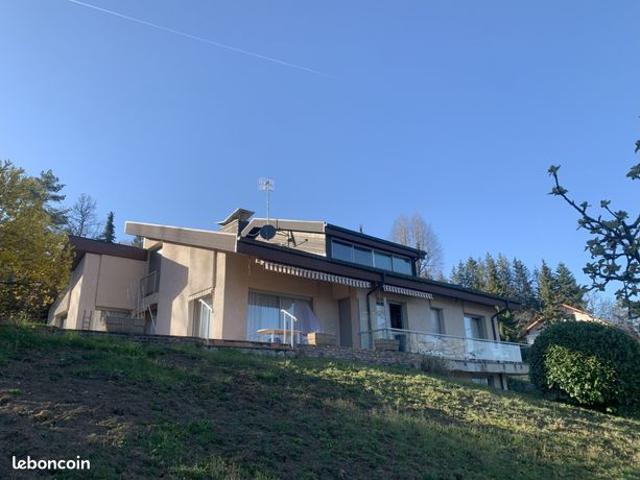 Maison 8 pièces 210 m²