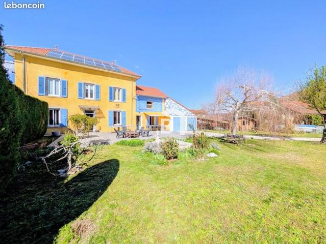 Maison 8 pièces 210 m²