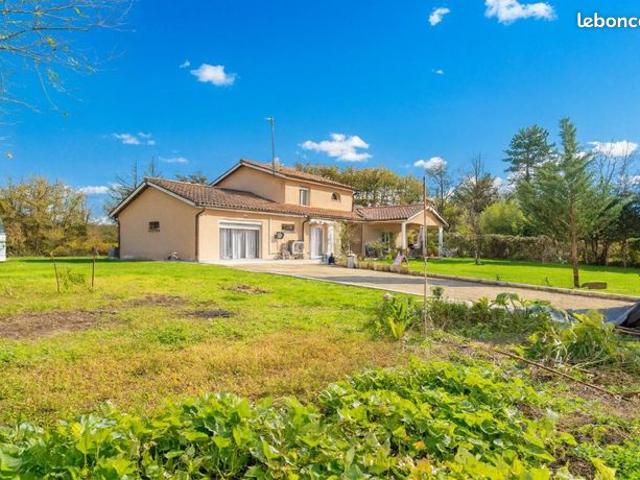 Maison 8 pièces 210 m²
