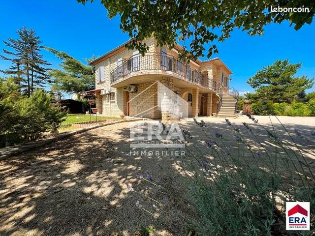 Maison 8 pièces 210 m²