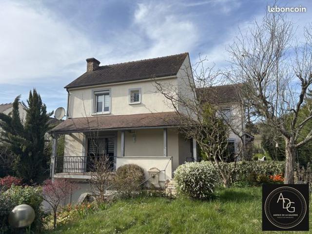 Maison 8 pièces 210 m²