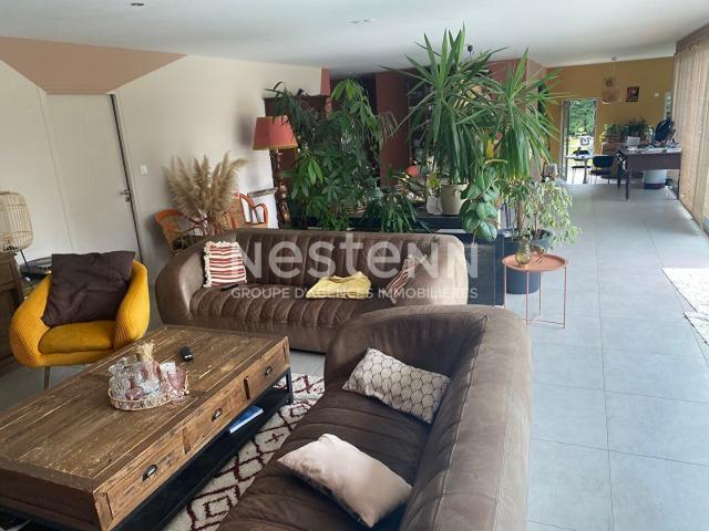 Maison 8 pièces 210 m²