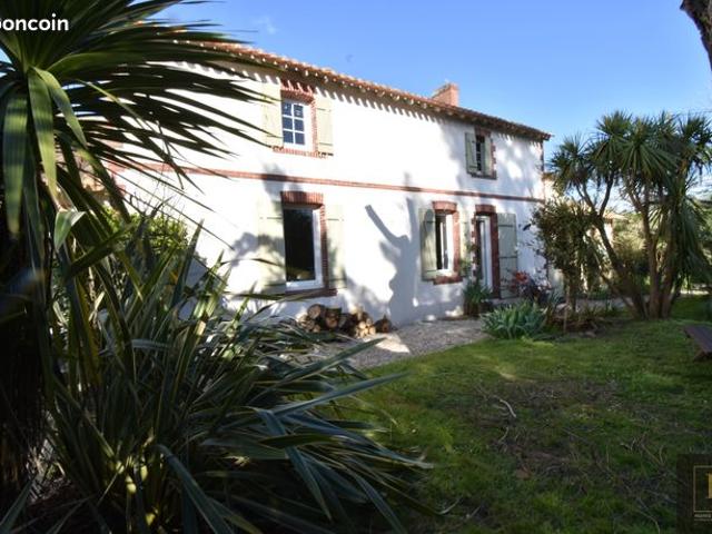 Maison 8 pièces 210 m²