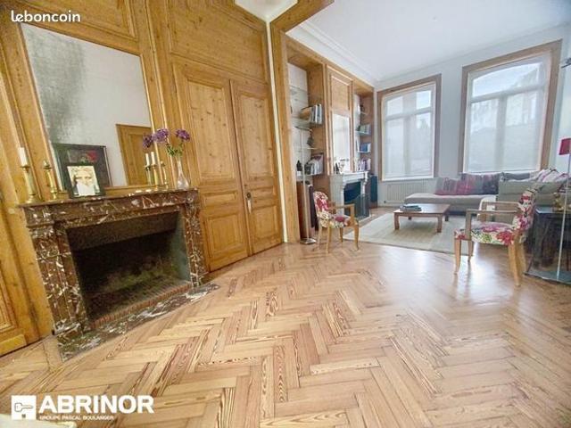 Maison 8 pièces 210 m²