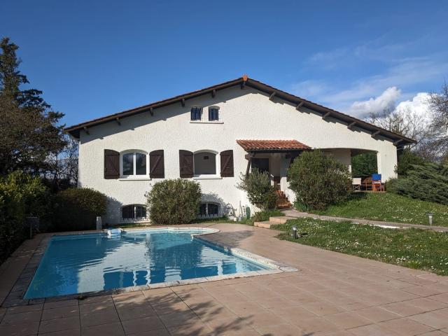 Maison 8 pièces 210 m²
