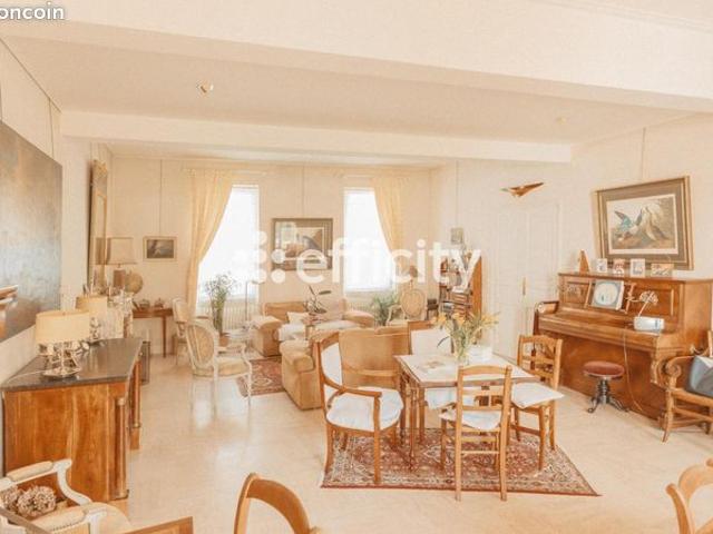 Maison 8 pièces 210 m²