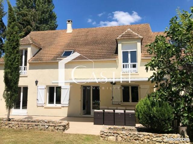 Maison 8 pièces 210 m²