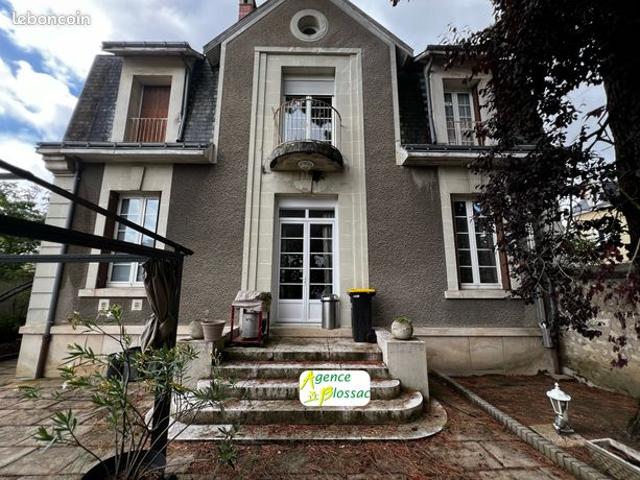 Maison 8 pièces 210 m²