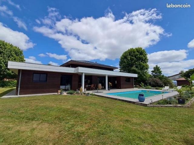 Maison 8 pièces 210 m²