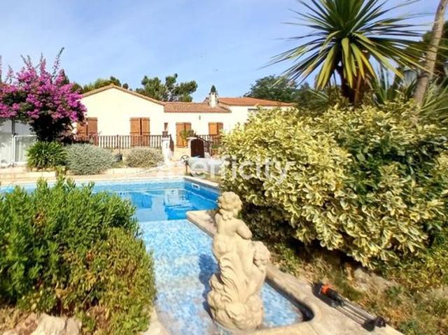 Maison 8 pièces 210 m²