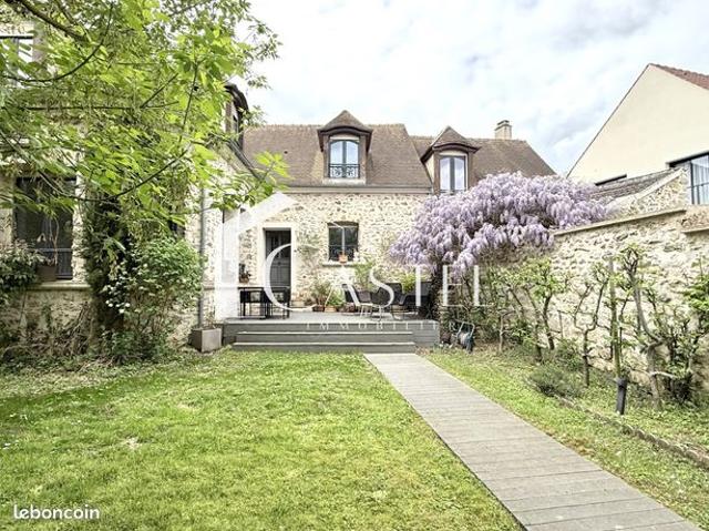 Maison 8 pièces 210 m²