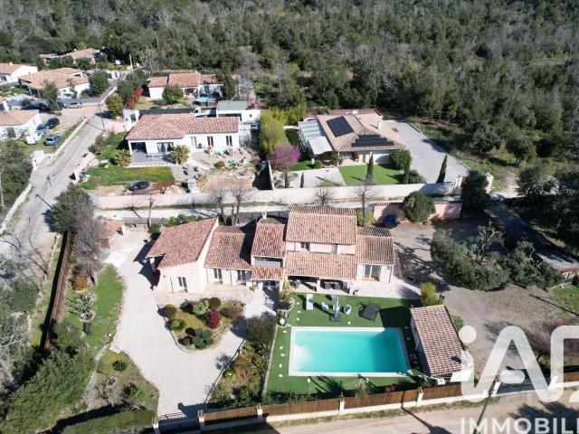 Maison 8 pièces 210 m²