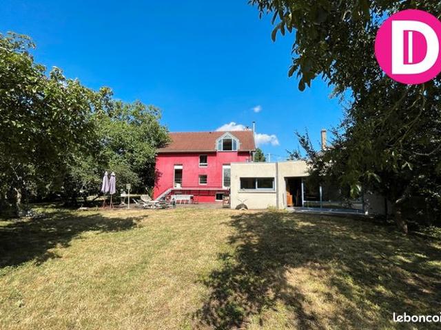 Maison 9 pièces 210 m²