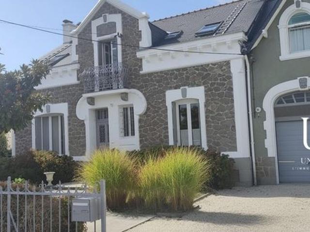 Maison 8 pièces 210 m²