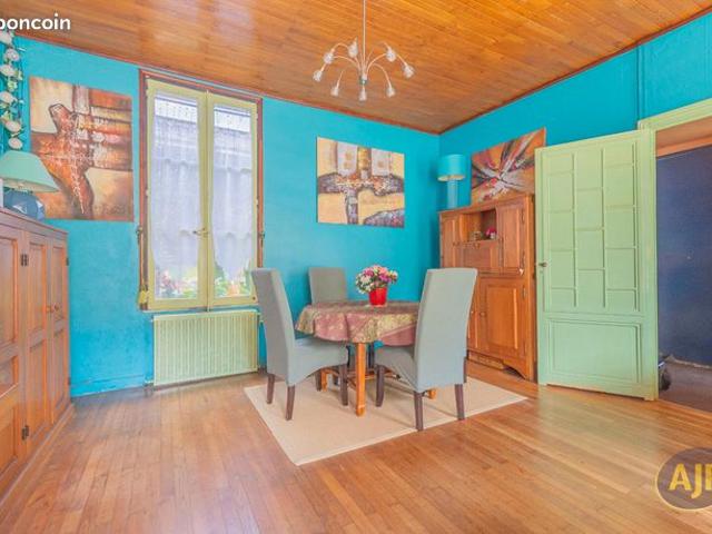 Maison 8 pièces 210 m²