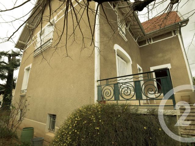 Maison 8 pièces 210 m²