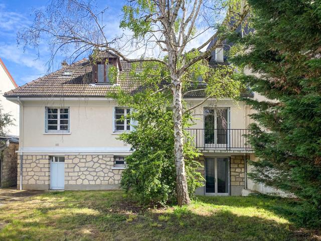Maison 8 pièces 210 m²