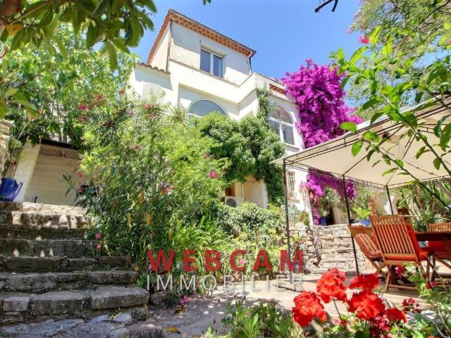 Maison 8 pièces 210 m²