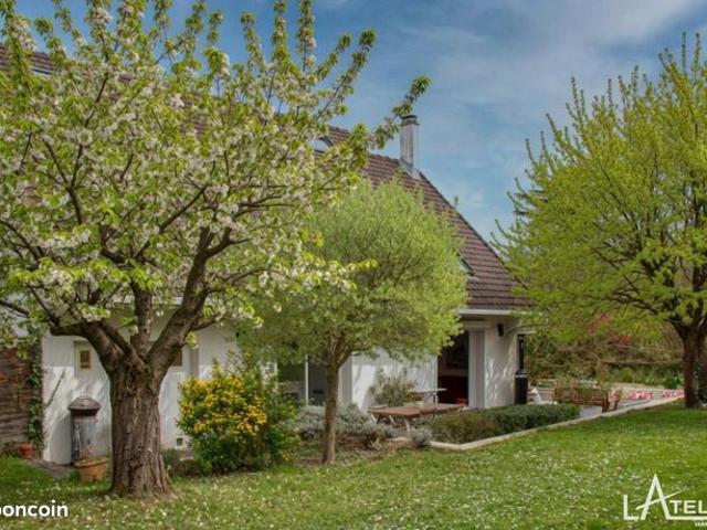 Maison 8 pièces 210 m²