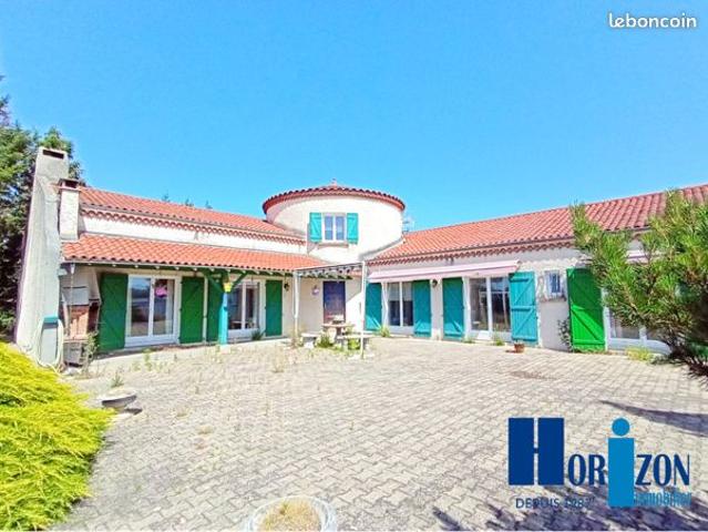 Maison 8 pièces 210 m²