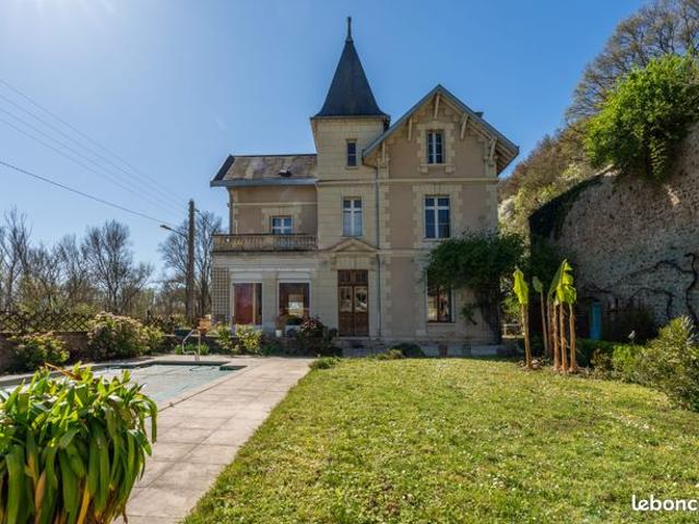 Maison 8 pièces 210 m²