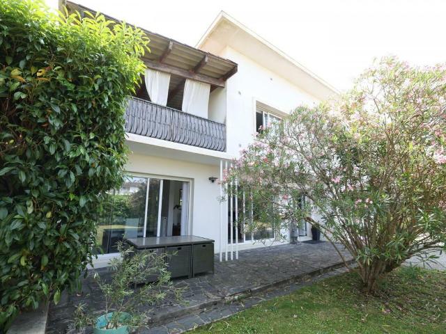 Maison 8 pièces 210 m²