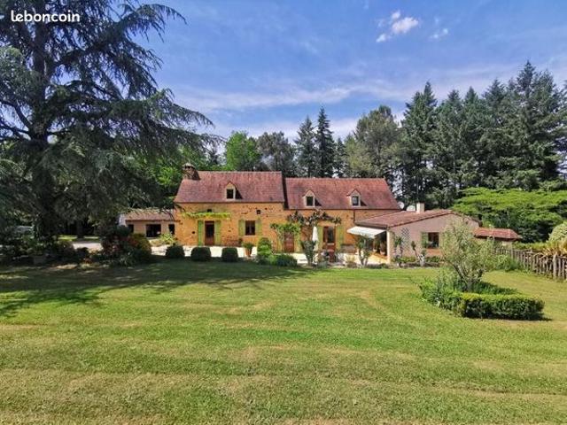 Maison 8 pièces 210 m²