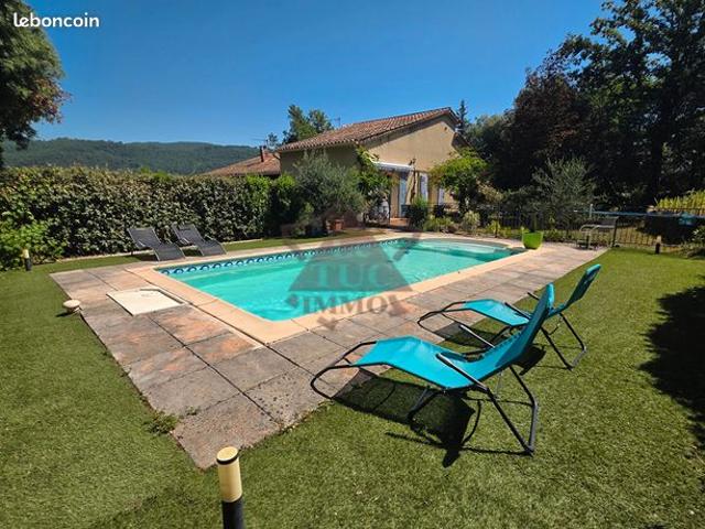Maison 8 pièces 210 m²