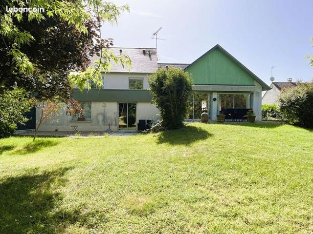 Maison 8 pièces 210 m²