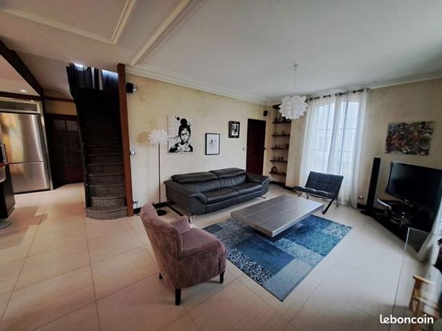 Maison 8 pièces 210 m²