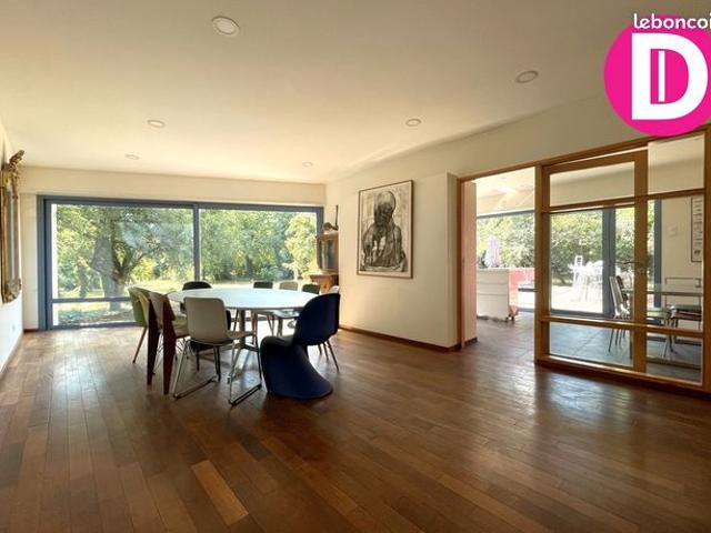 Maison 9 pièces 210 m²