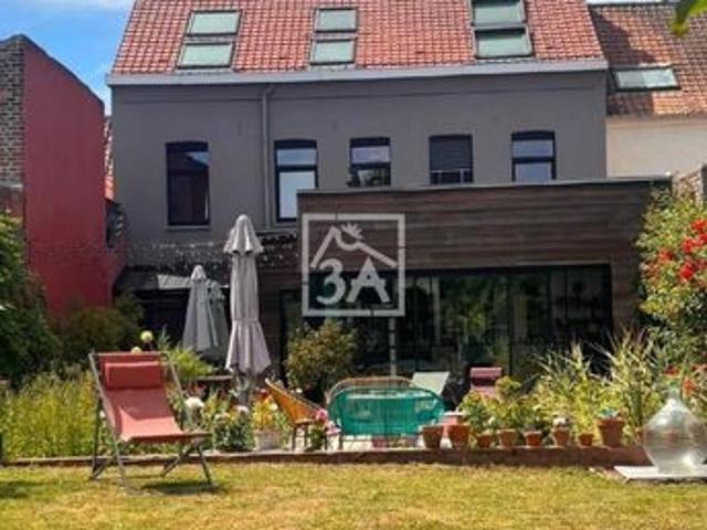 Maison 8 pièces 210 m²