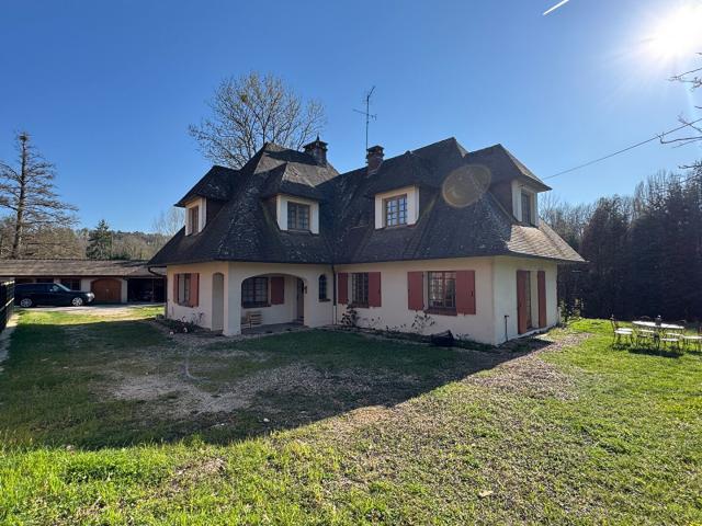 Maison 8 pièces 210 m²