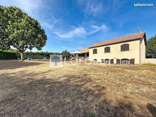 Maison 8 pièces 210 m²