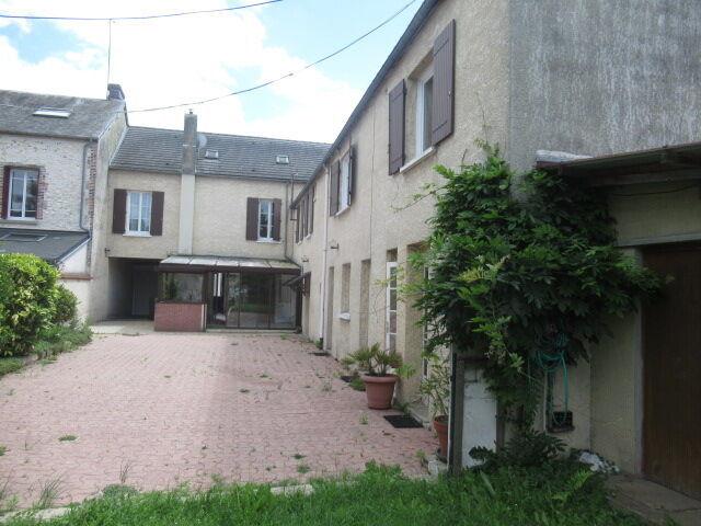 Maison 8 pièces 210 m²