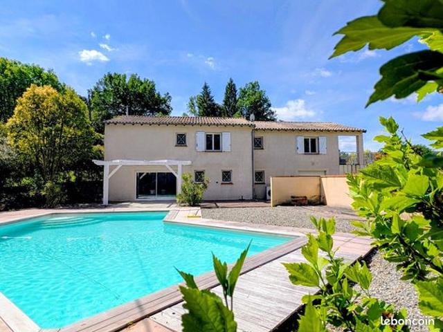 Maison 8 pièces 210 m²