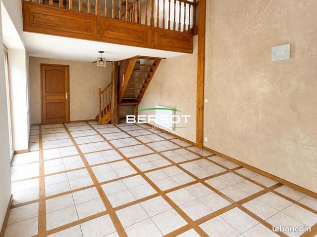 Maison 8 pièces 210 m²