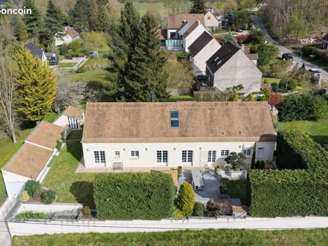 Maison 8 pièces 210 m²