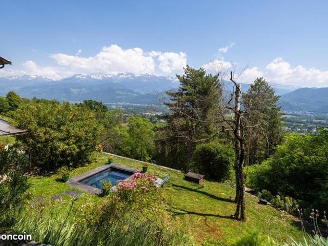 Maison 8 pièces 210 m²