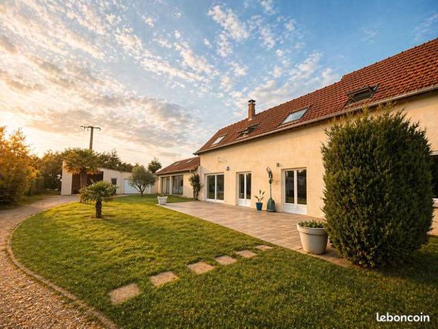 Maison 8 pièces 210 m²