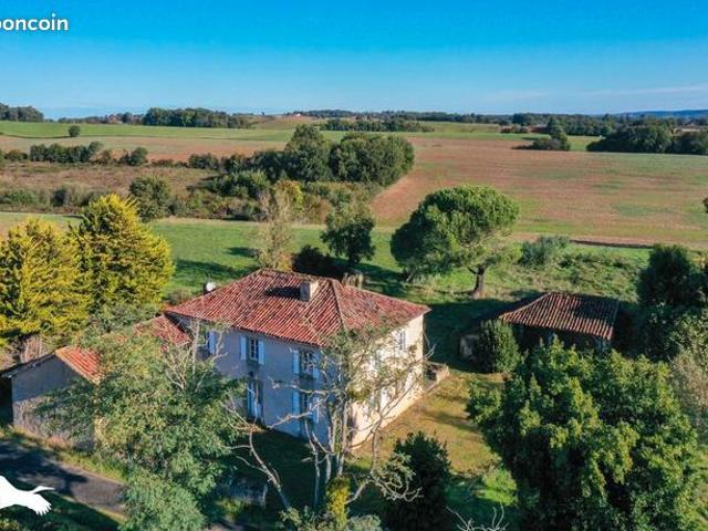 Maison 8 pièces 210 m²