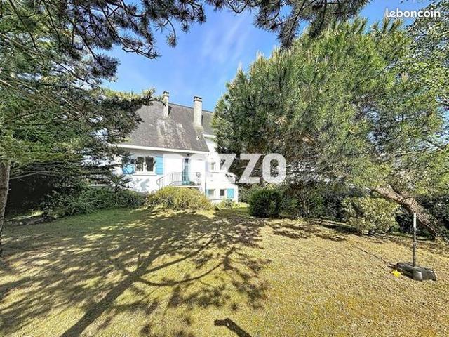 Maison 8 pièces 210 m²