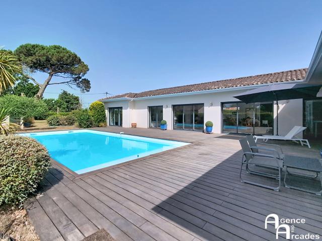 Maison 8 pièces 210 m²