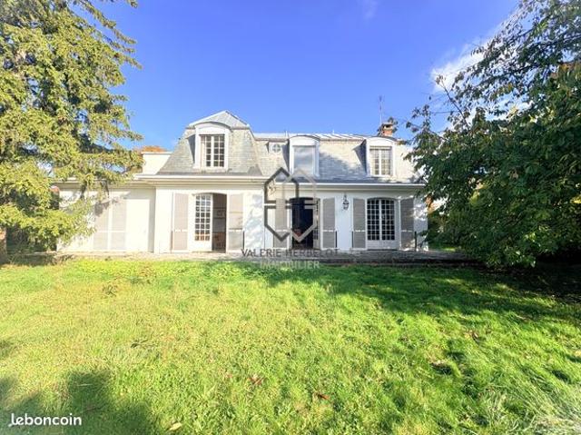 Maison 8 pièces 210 m²