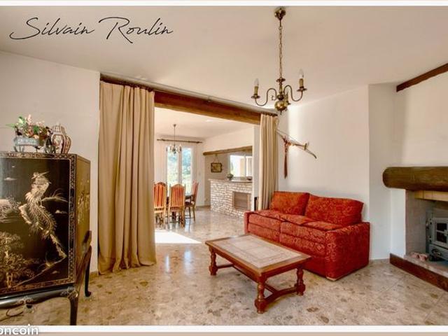 Maison 8 pièces 210 m²