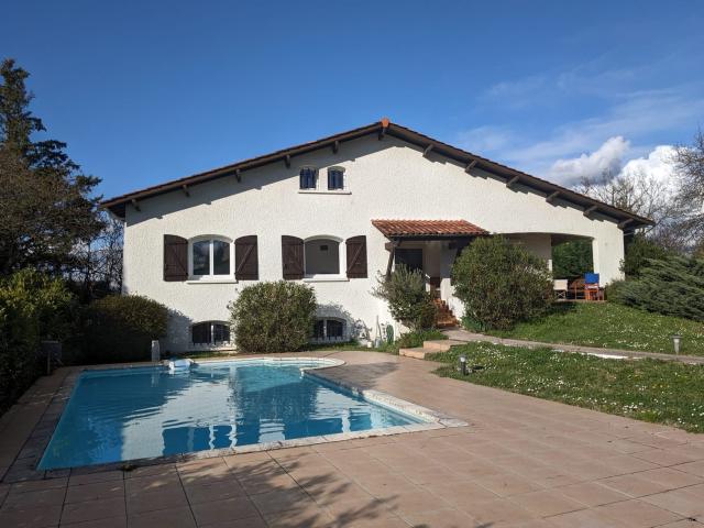 Maison 8 pièces 210 m²