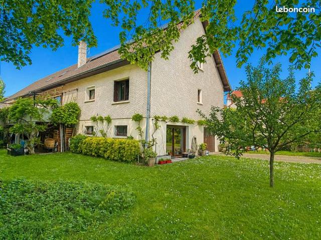 Maison 8 pièces 210 m²
